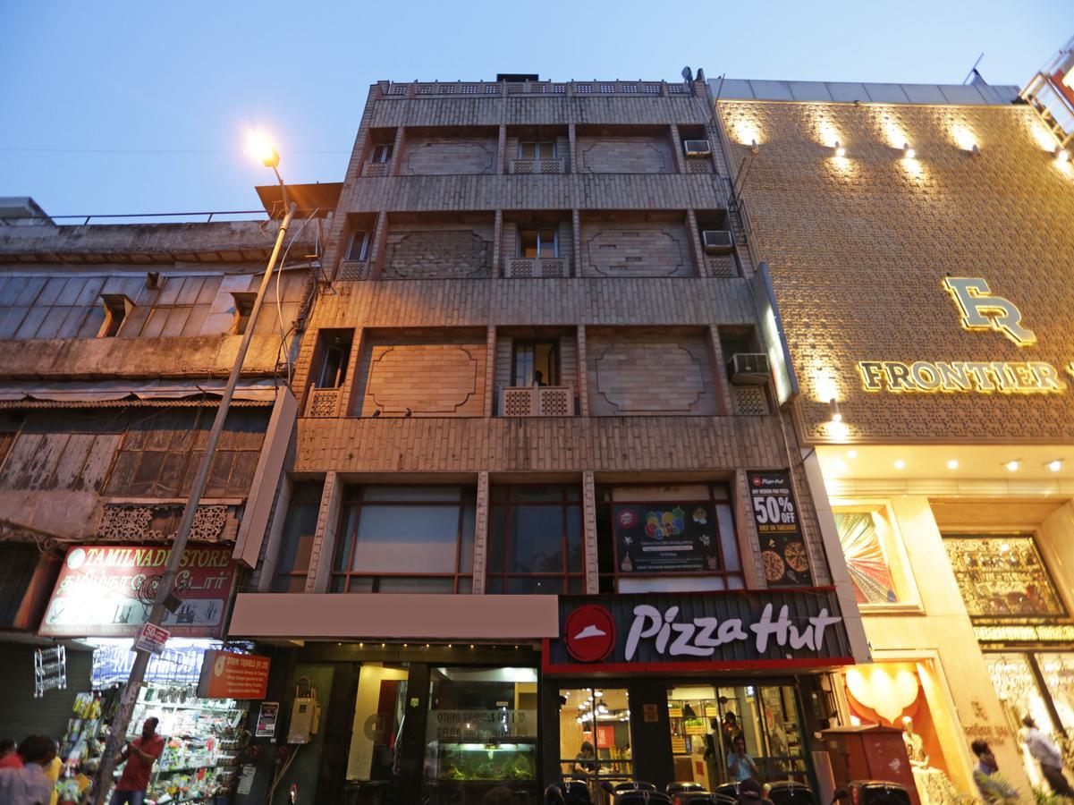 Oyo 13541 Otani Hotel Deli Exterior foto